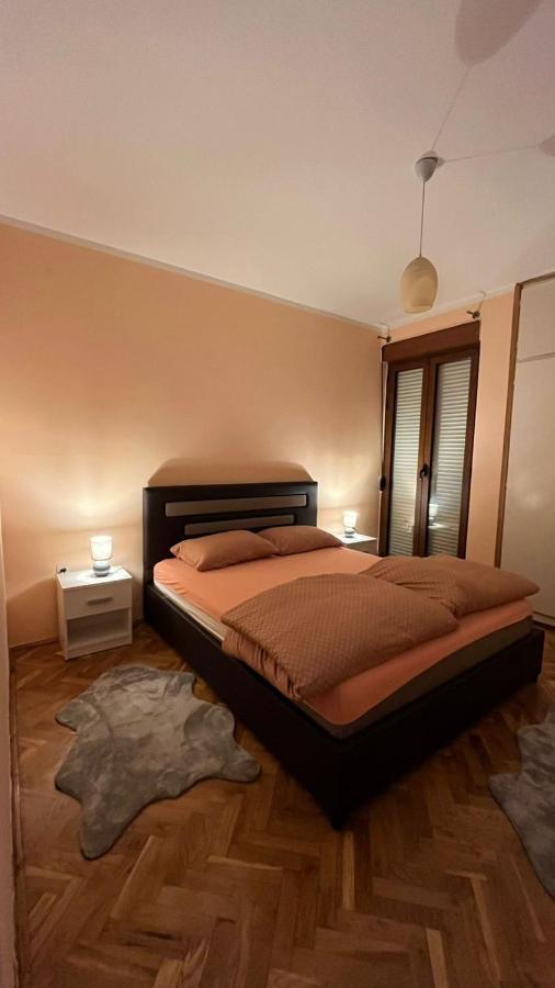 Majdini Clock Tower Apartman Подгорица Экстерьер фото
