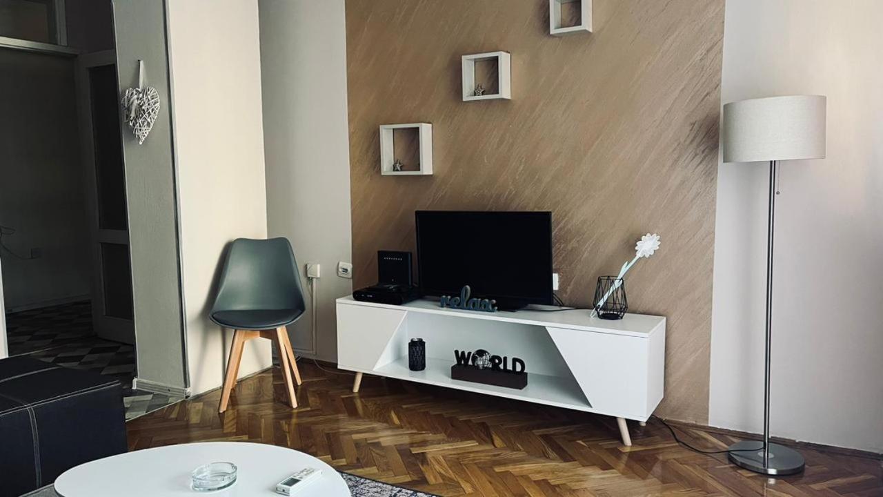 Majdini Clock Tower Apartman Подгорица Экстерьер фото