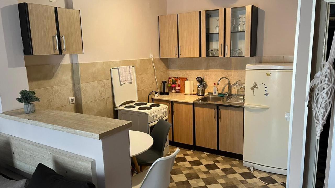 Majdini Clock Tower Apartman Подгорица Экстерьер фото